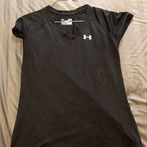 Black under armour workout t shirt